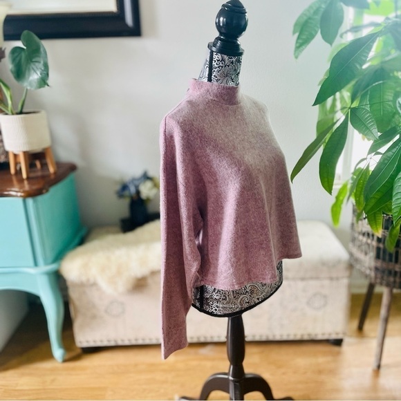 🏷️ 4/$25 NWT Socialite Super Soft Brushed Mock Neck Pullover Sweater in Wine M - Picture 6 of 7
